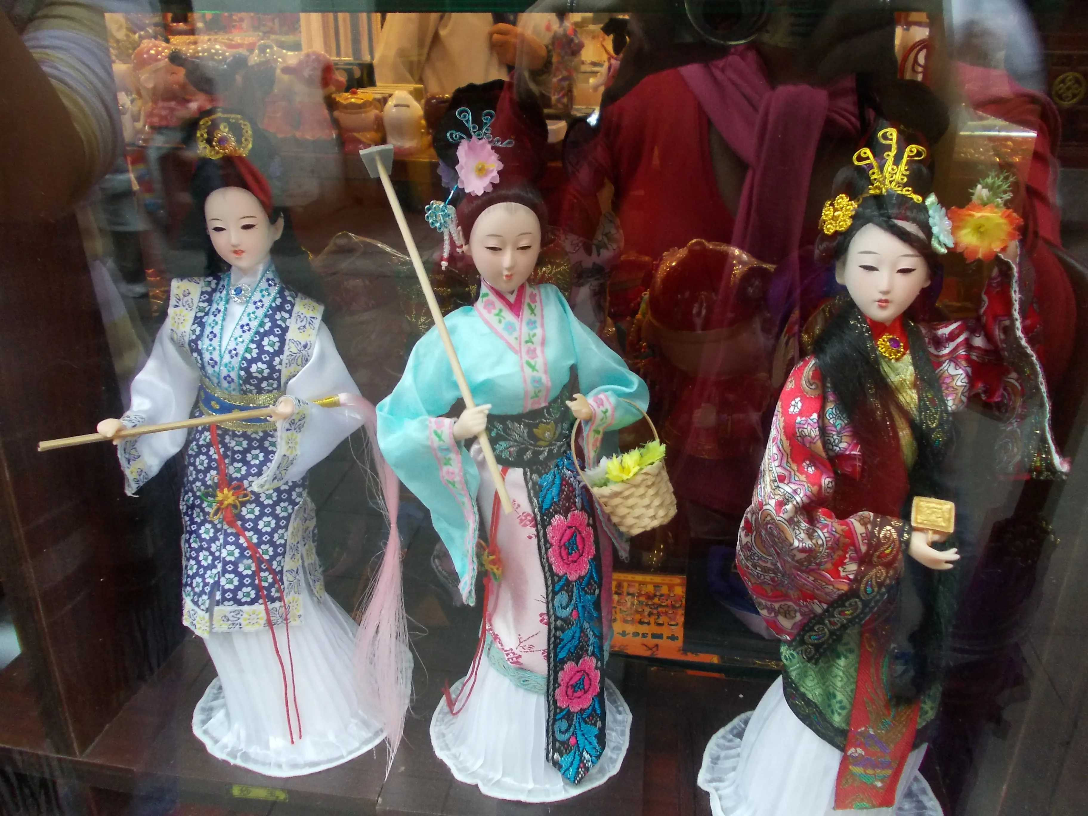 2011 Nov - Traditional Chinese costume figurines - Shanghai